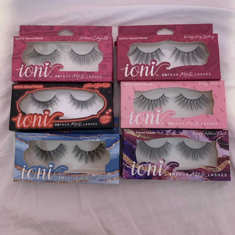 False lashes never opened